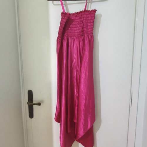 Fuchsia satin asymmetric dress On Line like new, strapless