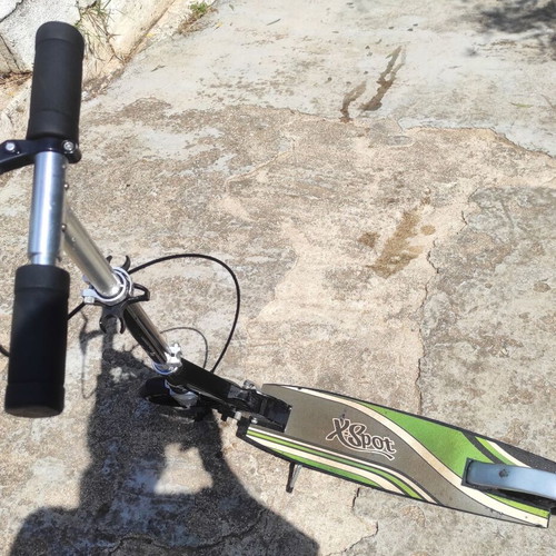 XSpot kids scooter used with handbrake for ages 7+
