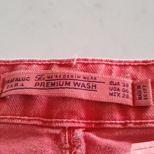 Zara women's short shorts red like new, size M
