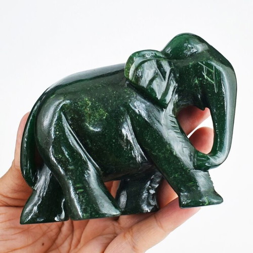 Jade Elephant Sculpture from India like new, hand-carved