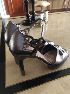 Gray platform sandals new, size 40