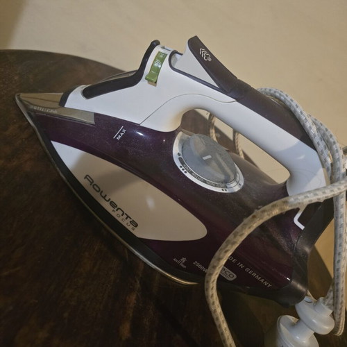 Rowenta iron used, works but may leak