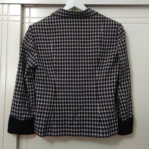 Caroll women's checked jacket size 42 like new with black cuffs