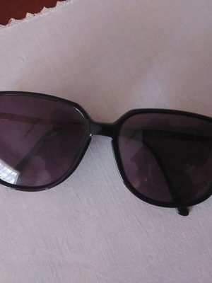Dalzini vintage sunglasses like new, black