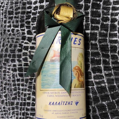 Sirines Robola wine from Kefalonia new, rare