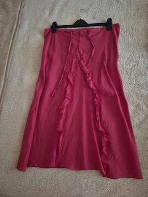 Linen skirt in red, like new, size XL 42 14