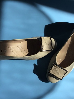 Γυναικεία δερμάτινα παπούτσια ολοκαίνουργια μέγεθος 38 για στενό πόδι