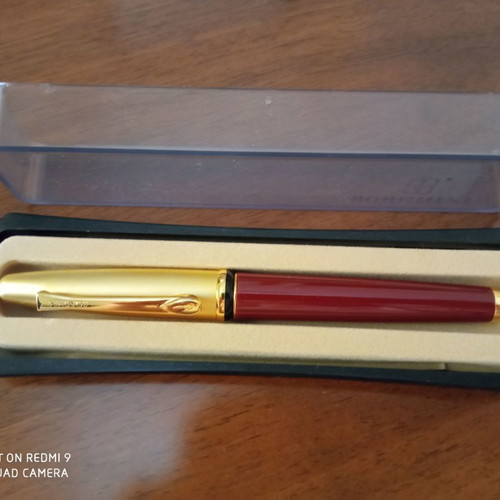 Borghini pen new, in its box