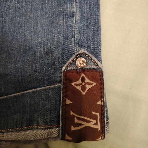 Louis Vuitton women's 3/4 denim jeans new, size 38, blue