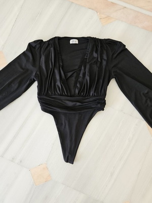 Oh Polly V neck bodysuit with balloon sleeves, black
