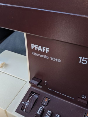 Pfaff Tipmatic 1019 used sewing machine