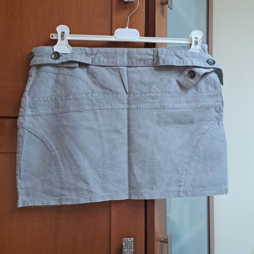 Skirt gray XL like new with adjustable waist and zip pocket