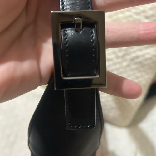 Gucci shoulder bag like new, red