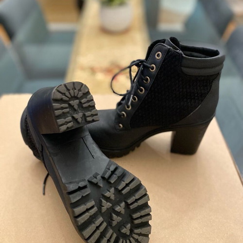 New Look boots faux leather with laces like new, size 39