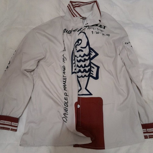 Shirt like new, size L