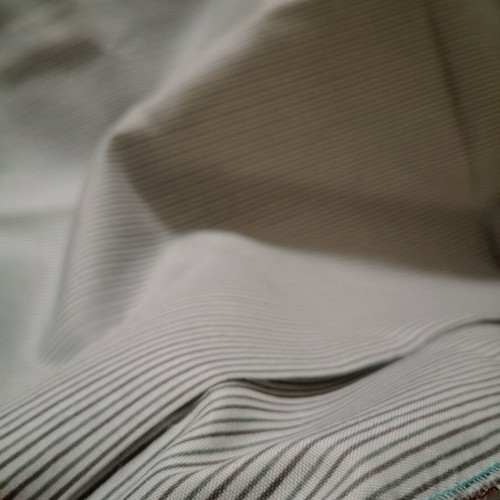 Thin bed sheet like new, dimensions 200x130