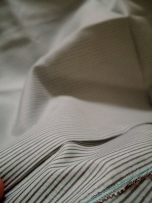 Thin bed sheet like new, dimensions 200x130