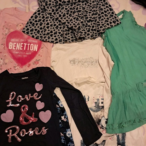 Pack of 4 used blouses and 2 dresses for 5-year-old girls