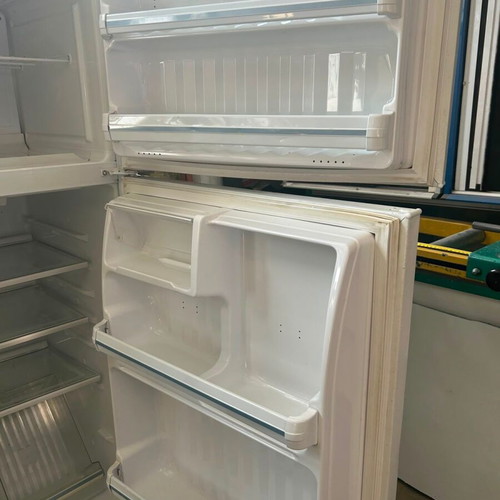 General Electric refrigerator freezer, 350L capacity