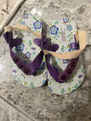 Children's sandals new, never worn