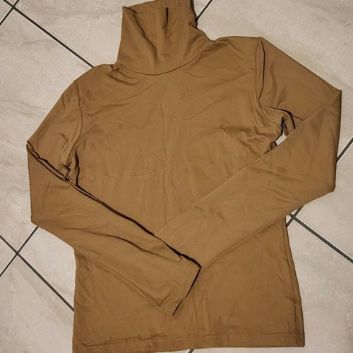 Mustard turtleneck like new, size M