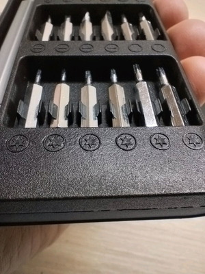 Small screwdrivers set with 24 bits new in case