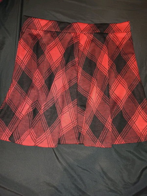 Plaid skirt red with black like new
