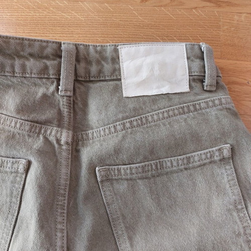 Zara mom fit jeans size 34 like new, khaki color