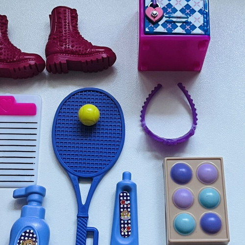 Doll accessories like new, colorful set