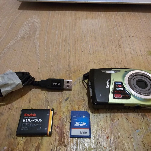 Kodak Easyshare M530 digital camera used
