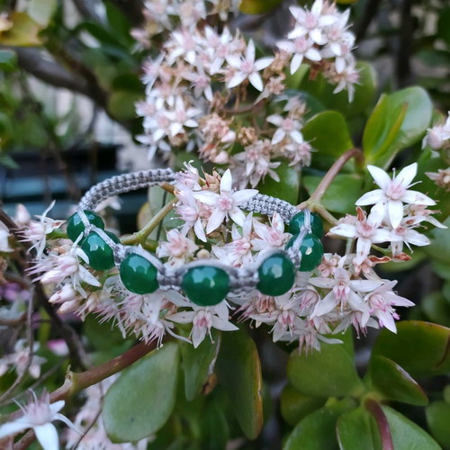 Macrame bracelet with semi-precious stones