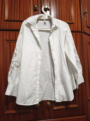 Scirrock White Women's Shirt with Embroidered Sleeves like new, one size