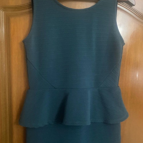 H&M dress with back zipper like new, size M