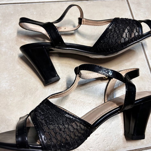 Women's black sandals like new with heel size 41
