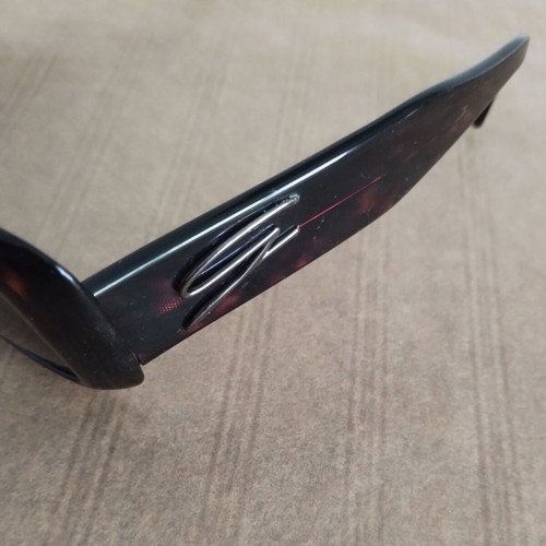 Genny sunglasses like new, brown with case