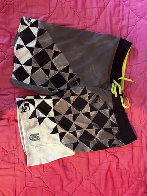 Μαγιό Quiksilver ελαφρώς μεταχειρισμένο, πολύχρωμο, νούμερο 34