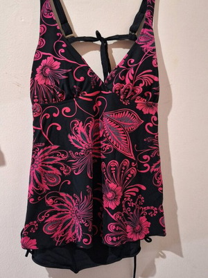 Swimwear top like new, size XXL 58/60, pink and black