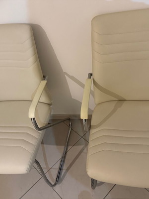 Office visitor chairs like new