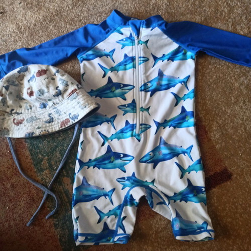 Baby swimsuit like new with sun protection and free hat