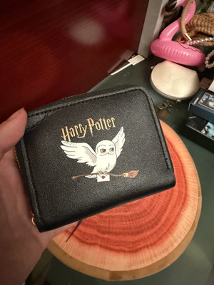 Πορτοφόλι Harry Potter Hedwig Edition σαν καινούργιο, μαύρο πολύχρωμο