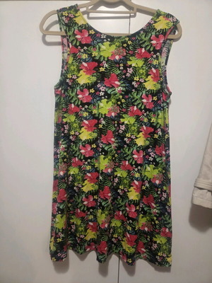 Pink Woman sleeveless dress with tropical floral pattern, like new