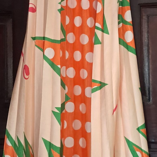 Zeta Otto dress one size, like new, pleated with polka dots