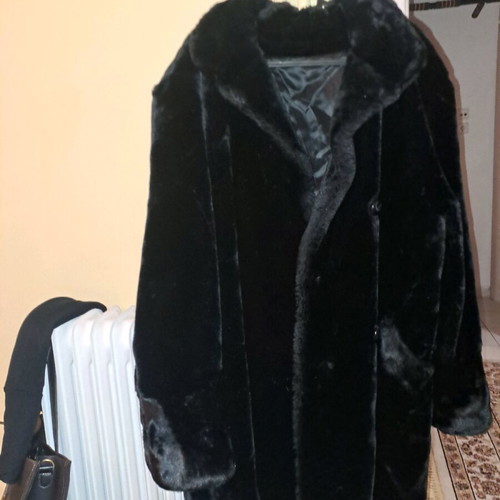 A-Style women's faux fur coat black like new