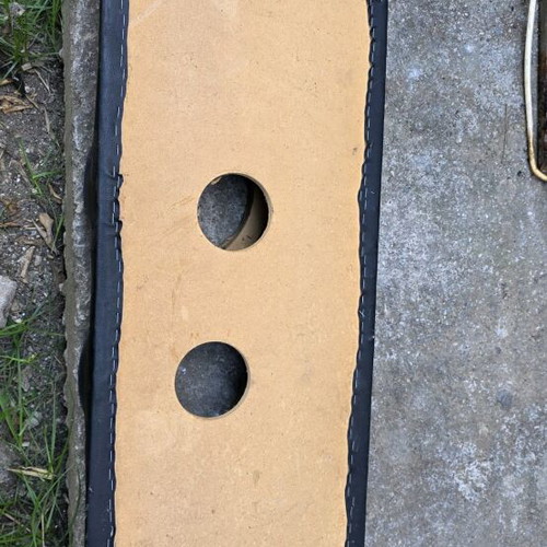 Etazera with leather for 2 horns and 4 8" used