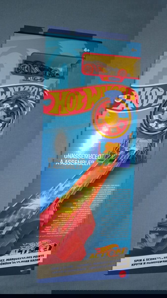 HOT WHEELS SPIN & SCORE