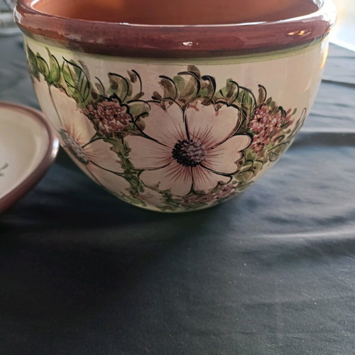 Handmade ceramic flowerpot with saucer like new, hand-painted floral patterns