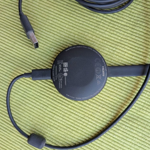 Google Chromecast streaming media player like new