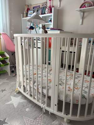 Stokke Sleepi like new, cradle and cot with 2 mattresses and extender