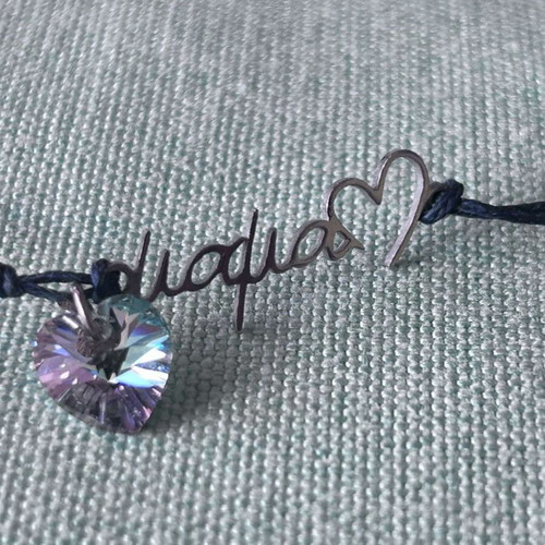 Handmade bracelet with heart bead and mama element like new, black