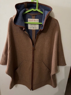 Esprit poncho with batwing sleeve like new, beige